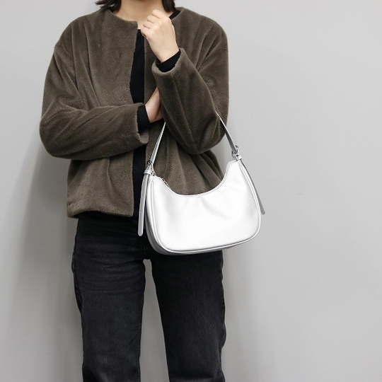12-1144 ワンハンドルハーフムーンバッグ